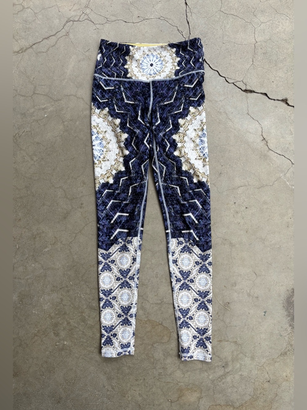 Wolven Small Printed Pattern Leggings High Rise Yoga Athleisure Festival Pants